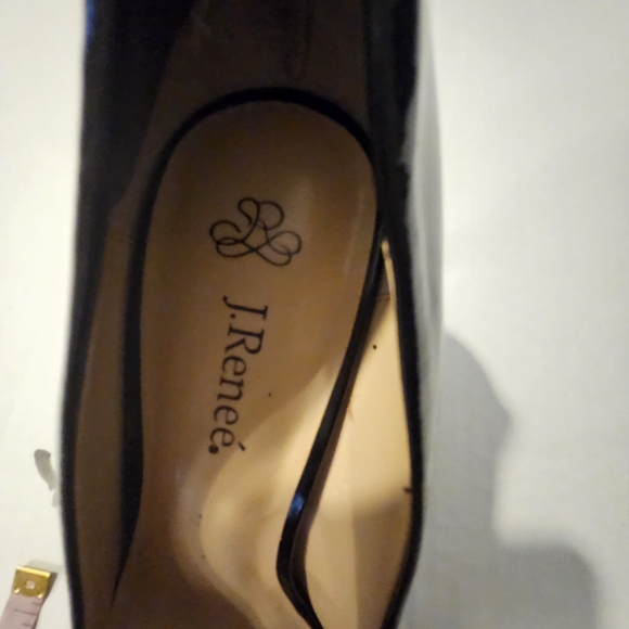 J. Renee Chic Black Patent Leather Heels - Picture 10 of 11